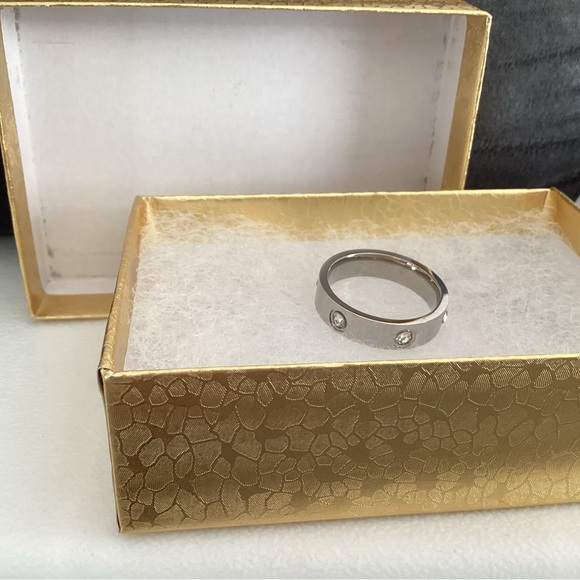 designer inspired ring approx size 7 - Picture 7 of 7